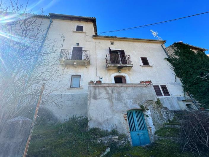 Image No.2-2 Bed Townhouse for sale