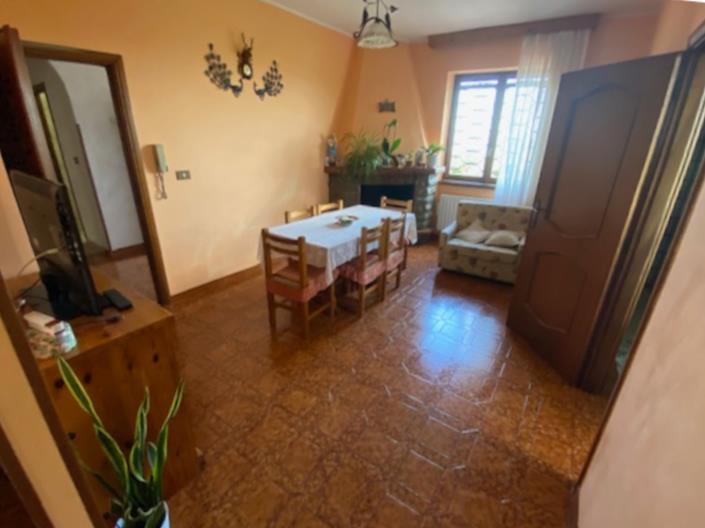 Image No.10-3 Bed Property for sale