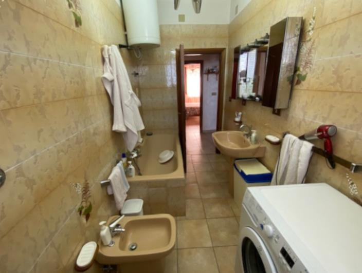 Image No.17-3 Bed Property for sale