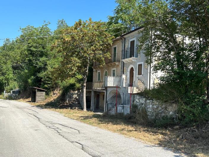 Image No.2-Propriété de 3 chambres à vendre à Caramanico Terme