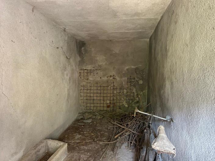 Image No.10-2 Bed Property for sale