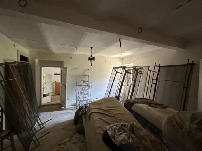 Image No.20-2 Bed Property for sale