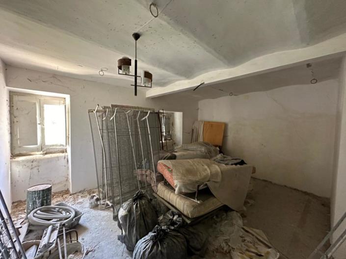 Image No.21-2 Bed Property for sale