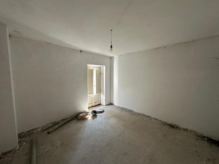 Image No.27-2 Bed Property for sale