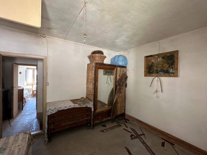 Image No.20-2 Bed House for sale