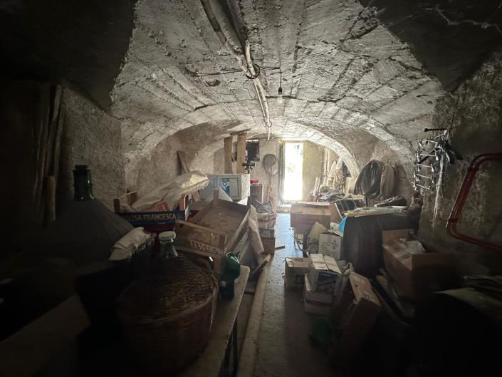 Image No.27-2 Bed House for sale