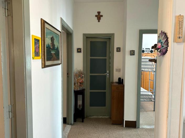 Image No.22-2 Bed Apartment for sale