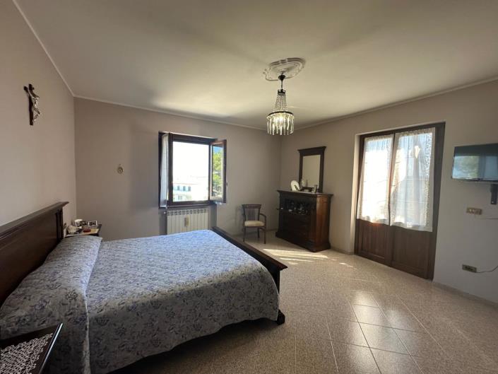 Image No.14-2 Bed Property for sale