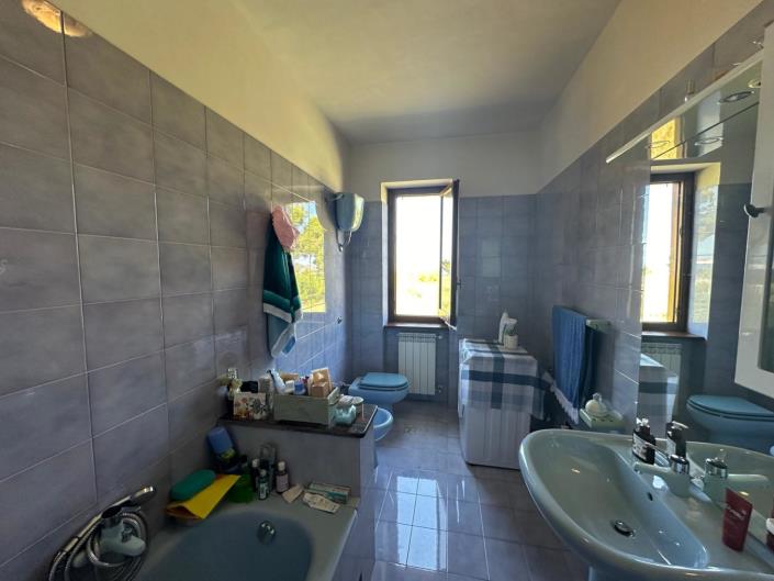 Image No.18-2 Bed Property for sale