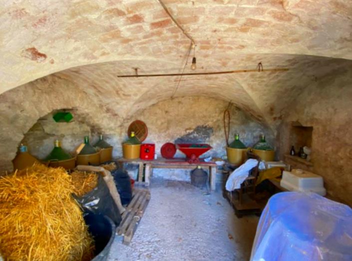 Image No.14-1 Bed Property for sale