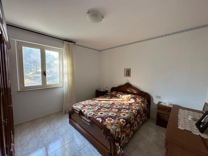 Image No.24-1 Bed Country Property for sale