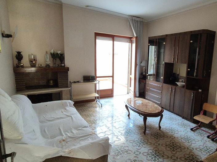 Image No.13-2 Bed House for sale