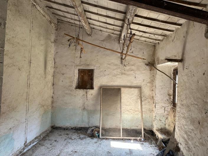 Image No.13-1 Bed Property for sale