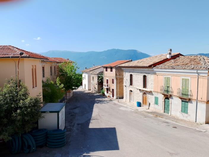 Image No.4-5 Bed Property for sale