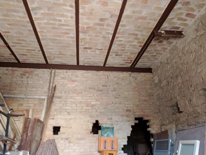 Image No.20-5 Bed Property for sale