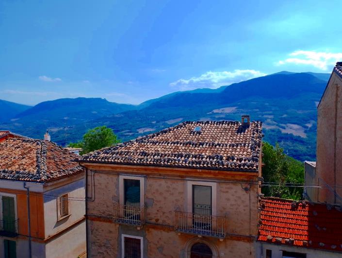 Image No.25-5 Bed Property for sale