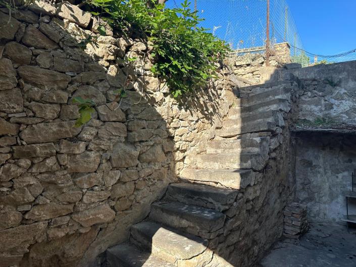 Image No.24-4 Bed Townhouse for sale