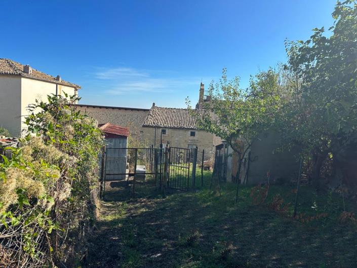 Image No.28-4 Bed Townhouse for sale