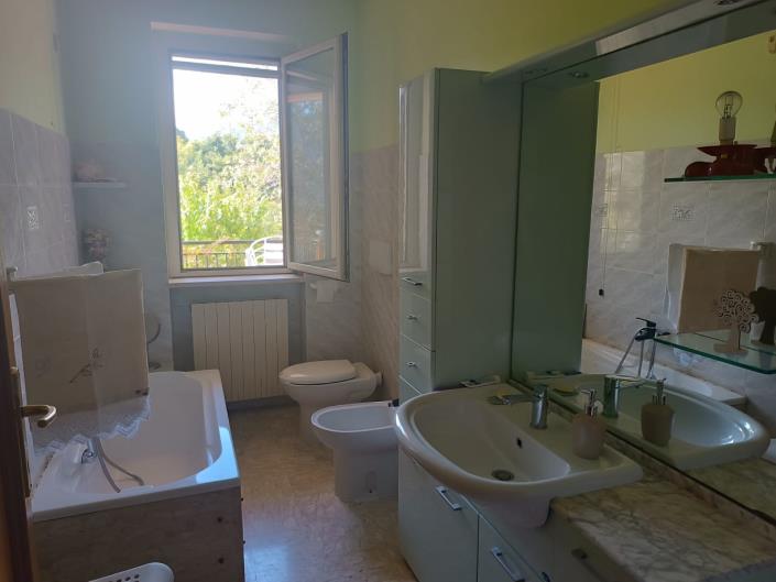 Image No.21-3 Bed Villa / Detached for sale