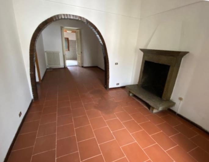 Image No.8-8 Bed Property for sale