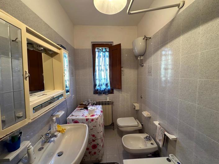 Image No.22-3 Bed Cottage for sale