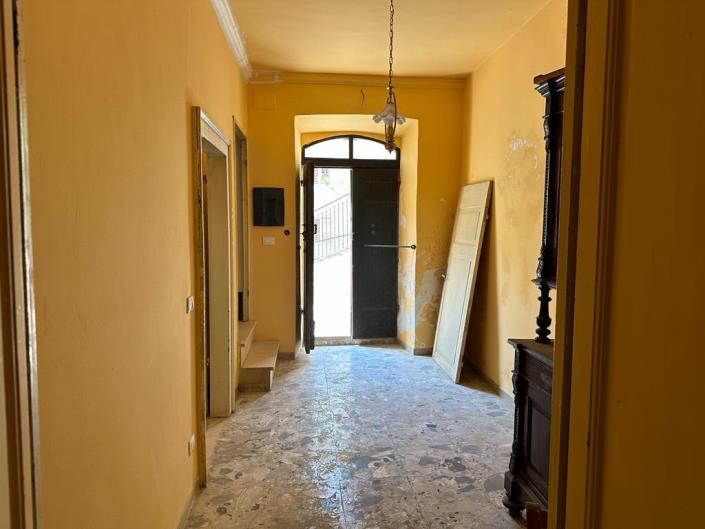 Image No.13-2 Bed House for sale