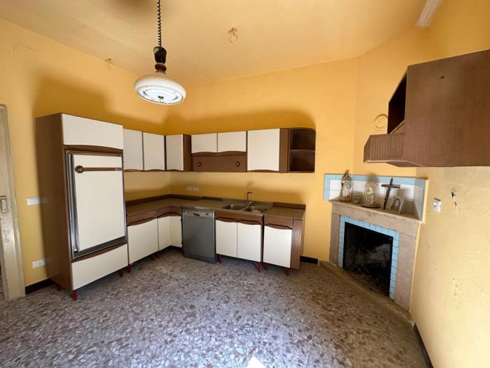 Image No.15-2 Bed House for sale