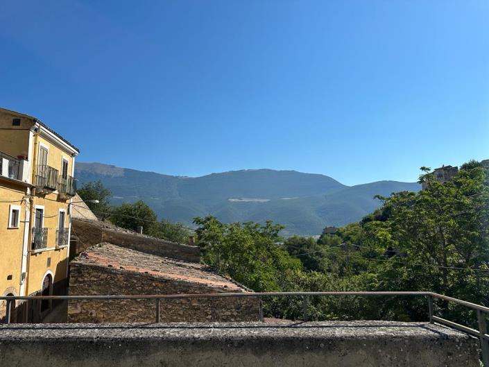 Image No.20-2 Bed House for sale