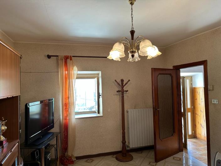 Image No.9-2 Bed House for sale