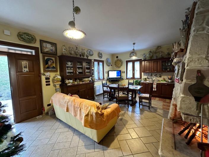 Image No.20-2 Bed Villa / Detached for sale