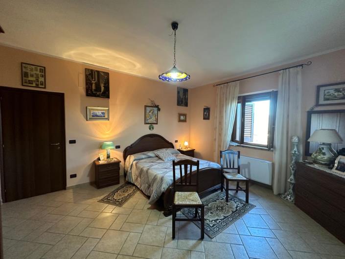 Image No.24-2 Bed Villa / Detached for sale