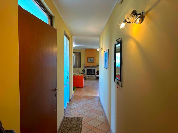 Image No.17-2 Bed Villa / Detached for sale