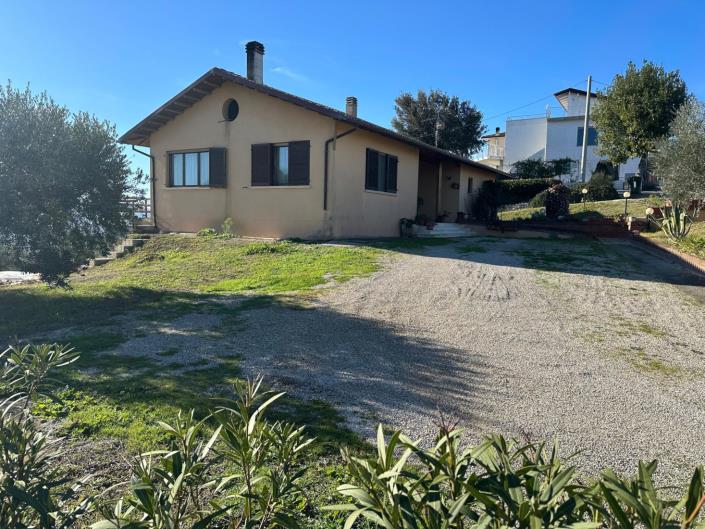 Image No.6-2 Bed Villa / Detached for sale