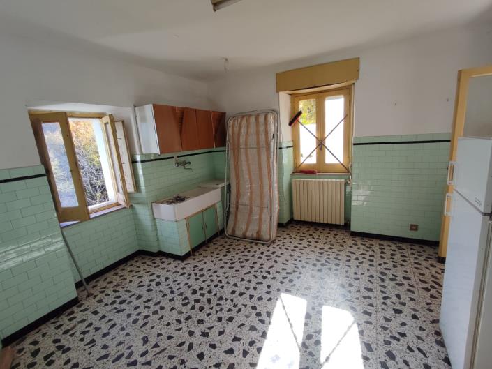 Image No.10-3 Bed Townhouse for sale