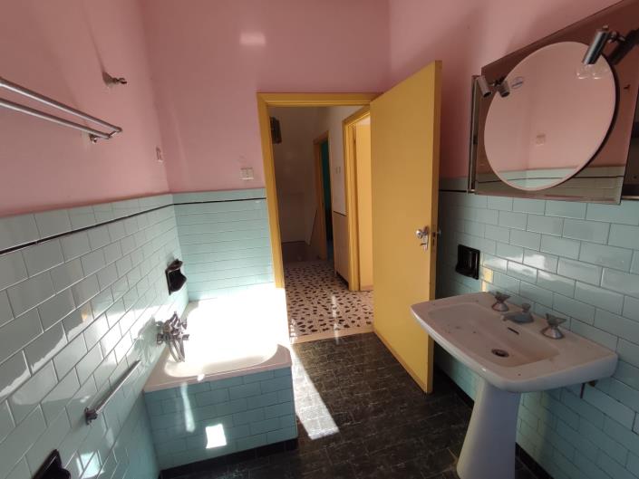 Image No.21-3 Bed Townhouse for sale