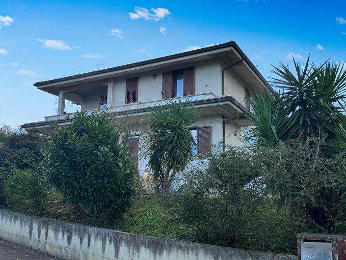 Image No.5-2 Bed Villa / Detached for sale