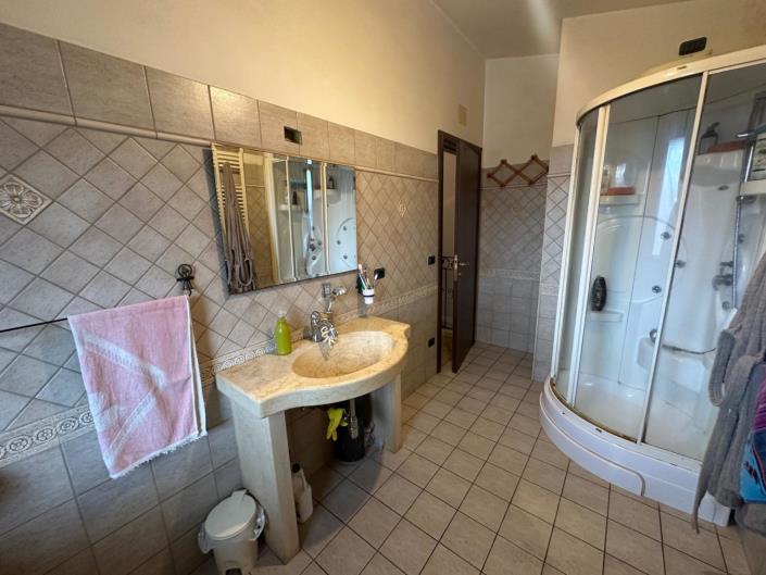 Image No.35-2 Bed Villa / Detached for sale