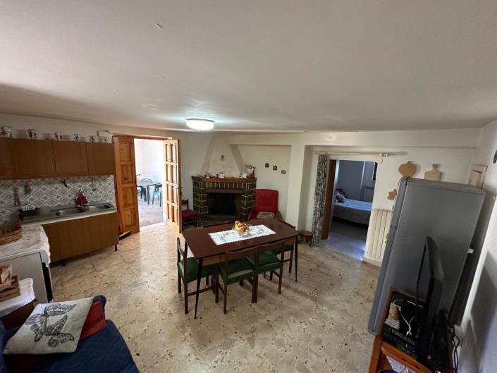 Image No.11-3 Bed House for sale