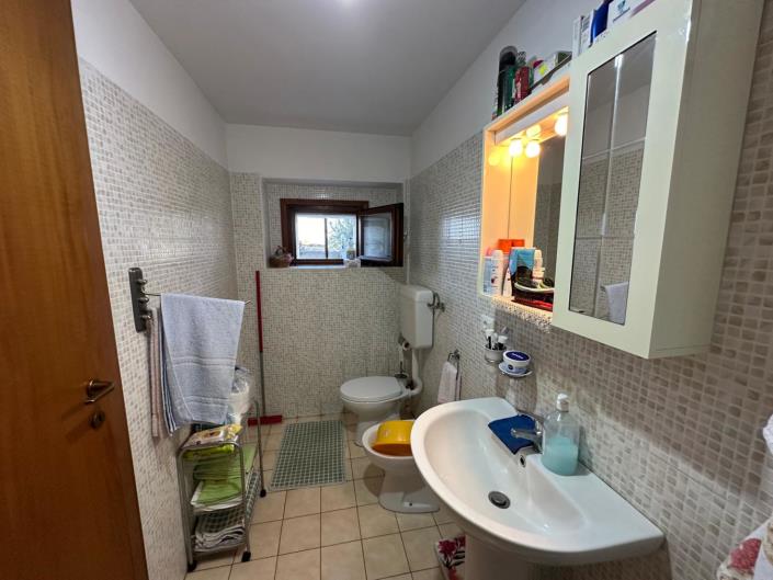 Image No.15-3 Bed House for sale