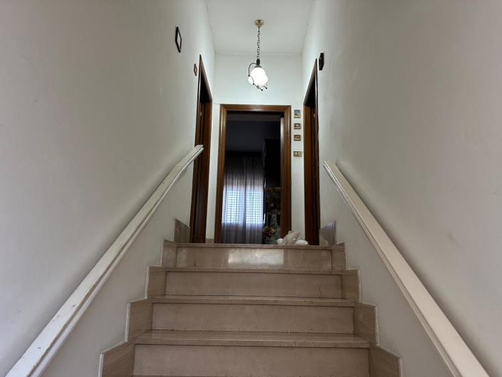 Image No.17-3 Bed House for sale