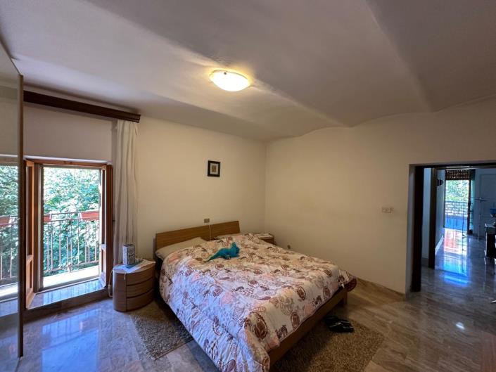 Image No.22-3 Bed House for sale