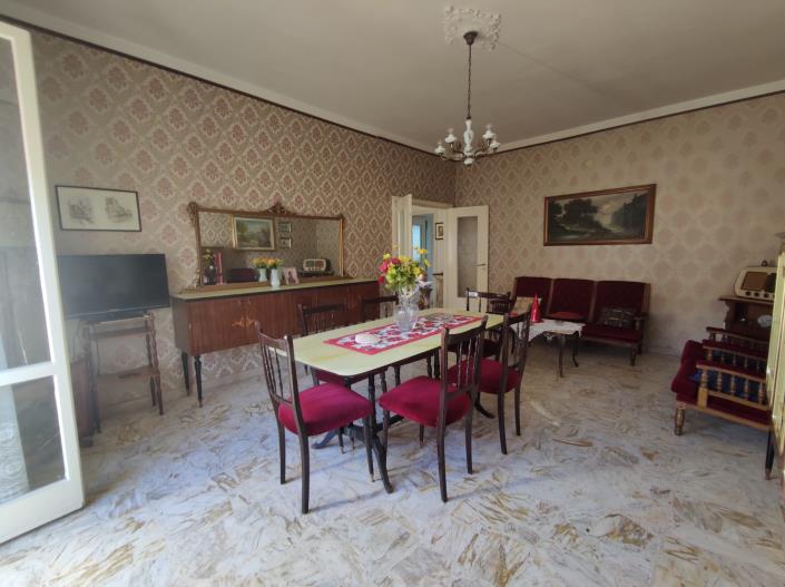 Image No.21-2 Bed Apartment for sale