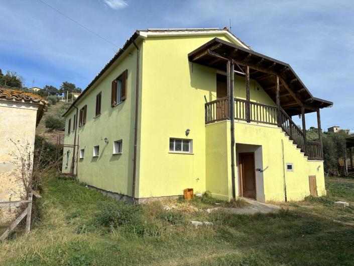 Image No.6-4 Bed Property for sale