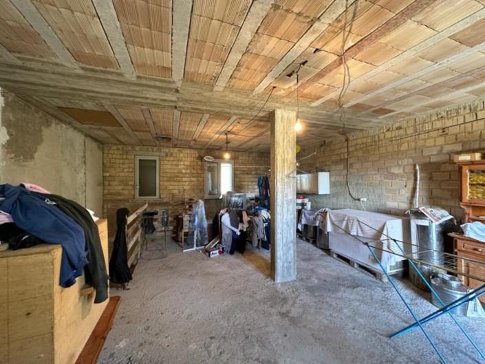 Image No.19-4 Bed Property for sale