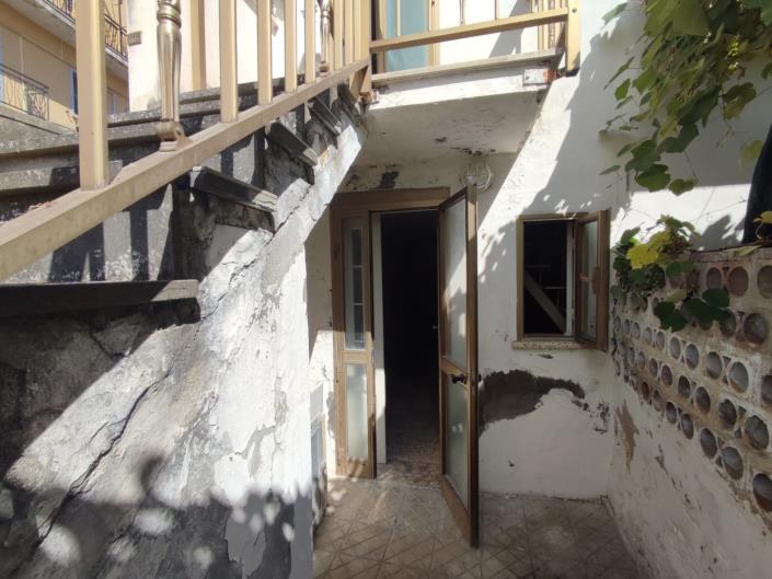 Image No.18-1 Bed Townhouse for sale