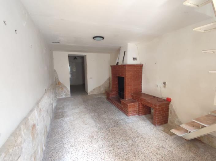 Image No.20-1 Bed Townhouse for sale