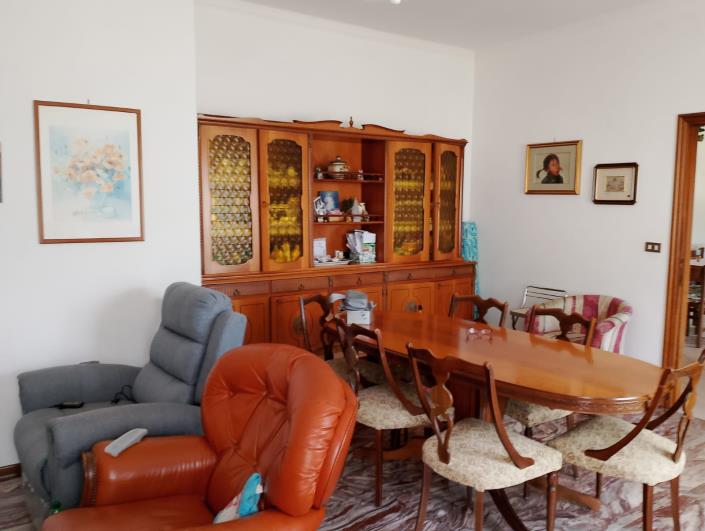 Image No.9-4 Bed Property for sale