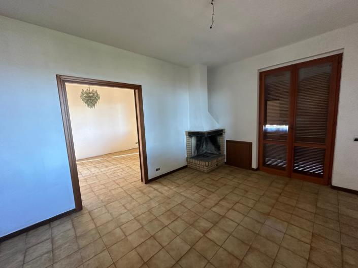 Image No.14-2 Bed Semi-Detached for sale