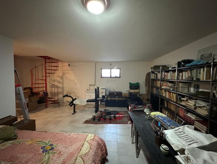 Image No.37-Propriété de 4 chambres à vendre à Alanno