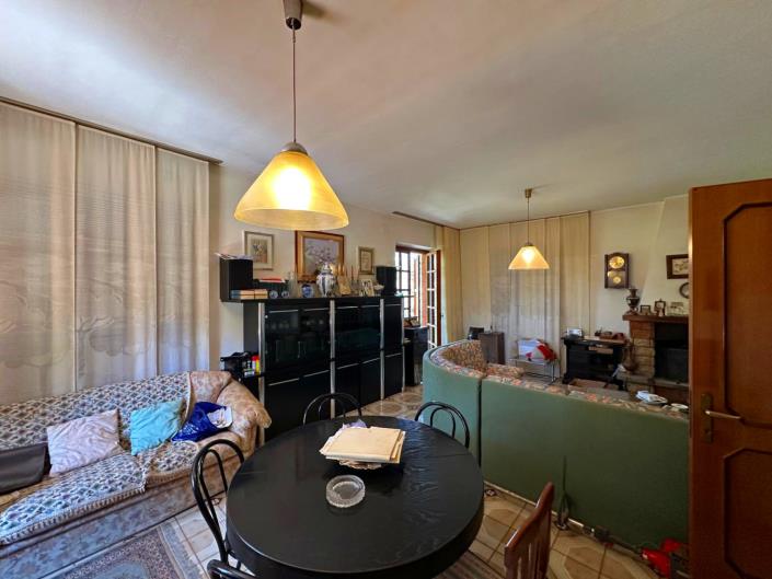 Image No.17-Propriété de 4 chambres à vendre à Alanno